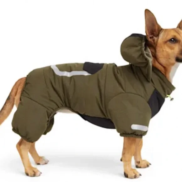 L) Reddy Dog Snowsuit NWT (GREEN)